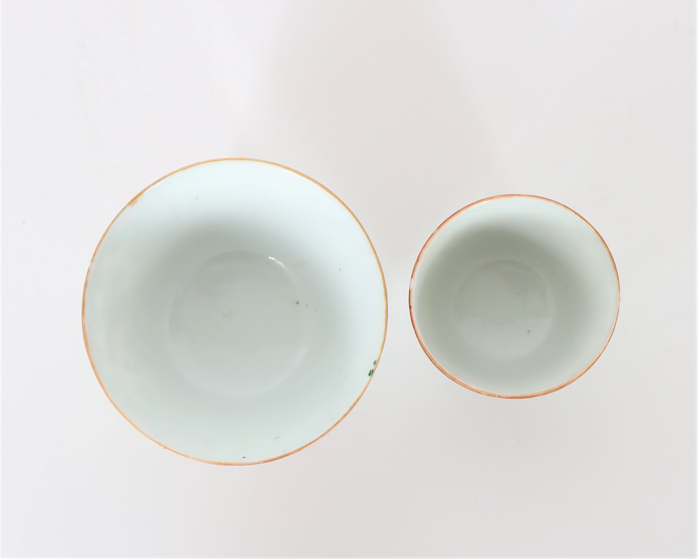 Pair of Antique Chinese Rose Medallion Cups - Image 2 of 4