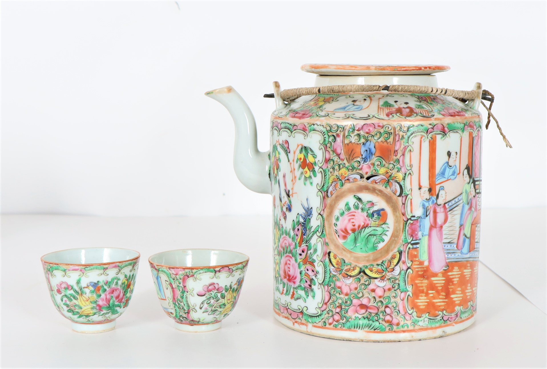 Antique Chinese Picnic Basket, Teapot & Cups - Image 3 of 4