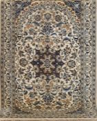 Nain, Persien, hellgrundig mit Zentralmedaillon und floralem Muster, 190x124 cm