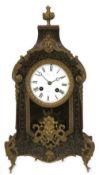 Boulle-Uhr, Frankreich 19. Jh., ebonisiertes Holzgehäuse mit reichen Messingeinlagen und reliefiert