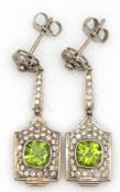 Ohrringe, 750er Weißgold (geprüft), Brillantbesatz von 1,29 ct., feine, grüne Peridots von 3,04 ct.