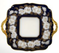 Platte, Hutschereuther Hohenberg, kobaltblau mit Blütenkante und Golddekor, 2 seitliche Durchbruchh