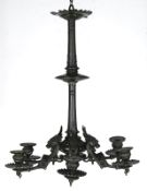 Historismus-Deckenleuchter, um 1880, Gußeisen, 6-flammig, Leuchterarme in Form von Fabelwesen, H. c