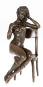 Bronze-Figur "Erotischer weiblicher Akt auf Stuhl sitzend", Nachguß, braun patiniert, bezeichnet "M