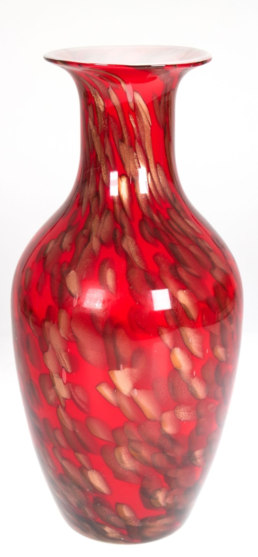 Murano-Vase, rot und weiß überfangen, reiche Goldpulvereinschmelzungen, Balusterform, H. 37 cm