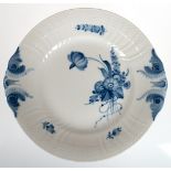 Kuchenplatte, Royal Copenhagen, Blaue Blume, Nr. 1864, reliefierter Flechtrand, Dm. 27,5 cm