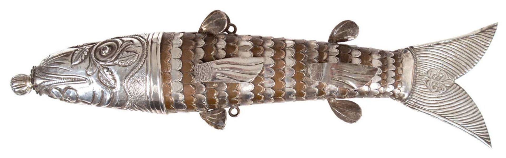 Judaica- große Besamimbüchse in Fischform, um 1800, Silber, geprüft, ca. 650 g, flexibler Korpus, S