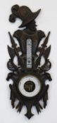 Barometer mit Thermometer, Holz geschnitzt, in Form eines Ritters mit Wappen, Thermometer mit Werbu