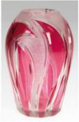 Vase, weißes Glas mit rotem Überfang, zylinderförmig mit Nuppen, 50er Jahre, H. 19,5 cm