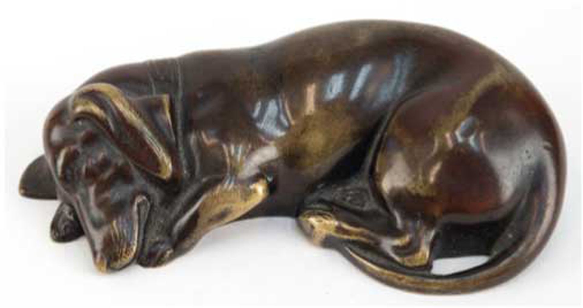 Kleine Figur "Ruhender Hund", Bronze, braun patiniert, L. 10 cm