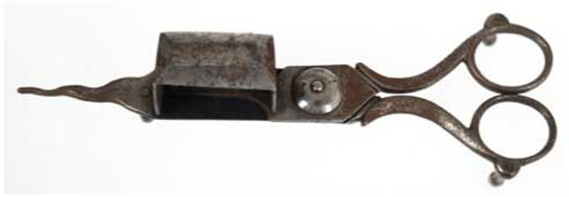 Dochtschere, 18. Jh., Eisen, Griff mit Rückzugsfeder, L. 18 cm