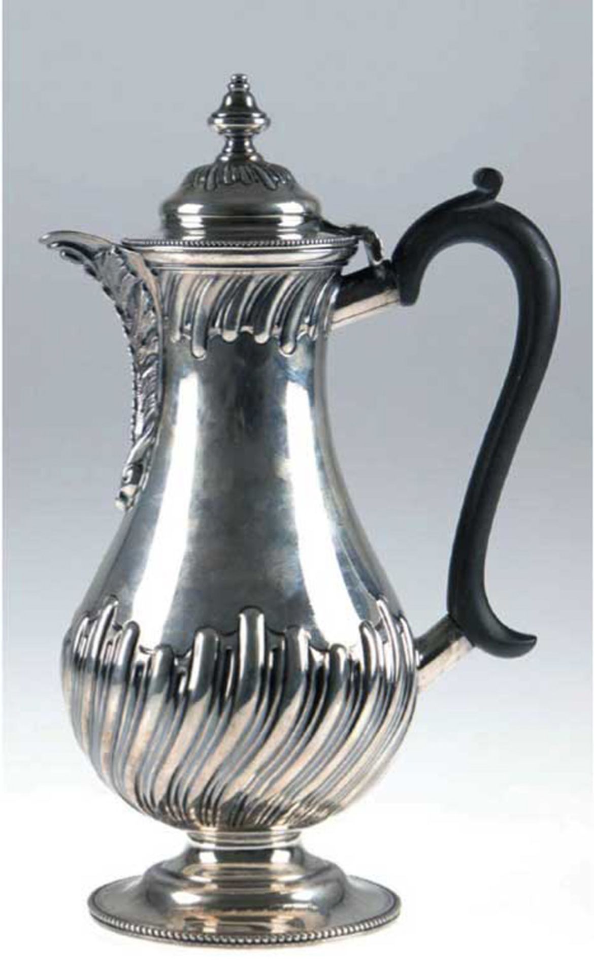 Kaffeekanne, Sheffield 1901, 925er Silber, ca. 550 g, barocke Form mit Holzgriff, geschweift godron