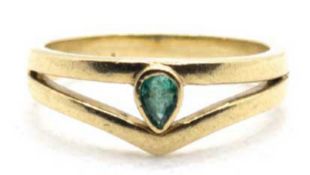 Ring, 585er GG, 3,5 g, Smaragd im Tropfenschliff, RG 53, Innendurchmesser 16,8 mm