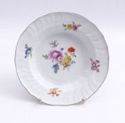 Tiefer Teller mit Blumendekor Meissen,