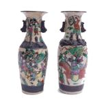 Paar Vasen mit Kriegerdarstellungen