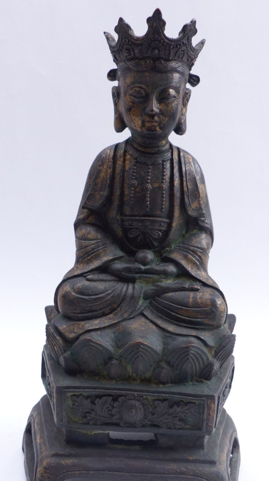 Sitzender Bodhisattva Guanyin China, - Bild 2 aus 10
