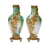 Paar kleine Vasen mit Papillon-Dekor