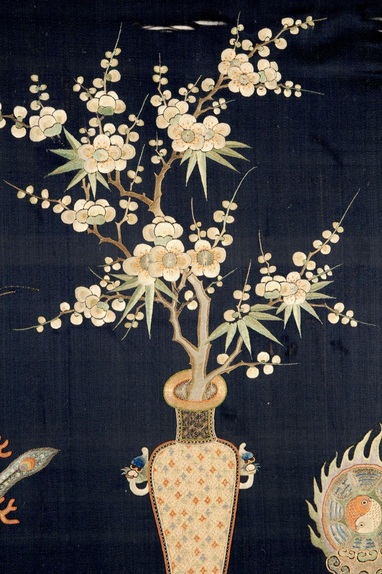 Tischparavent mit Perlmuttinkrustationen. China. Späte Qing-Dynasty, Mitte 19. Jh. - Image 5 of 7