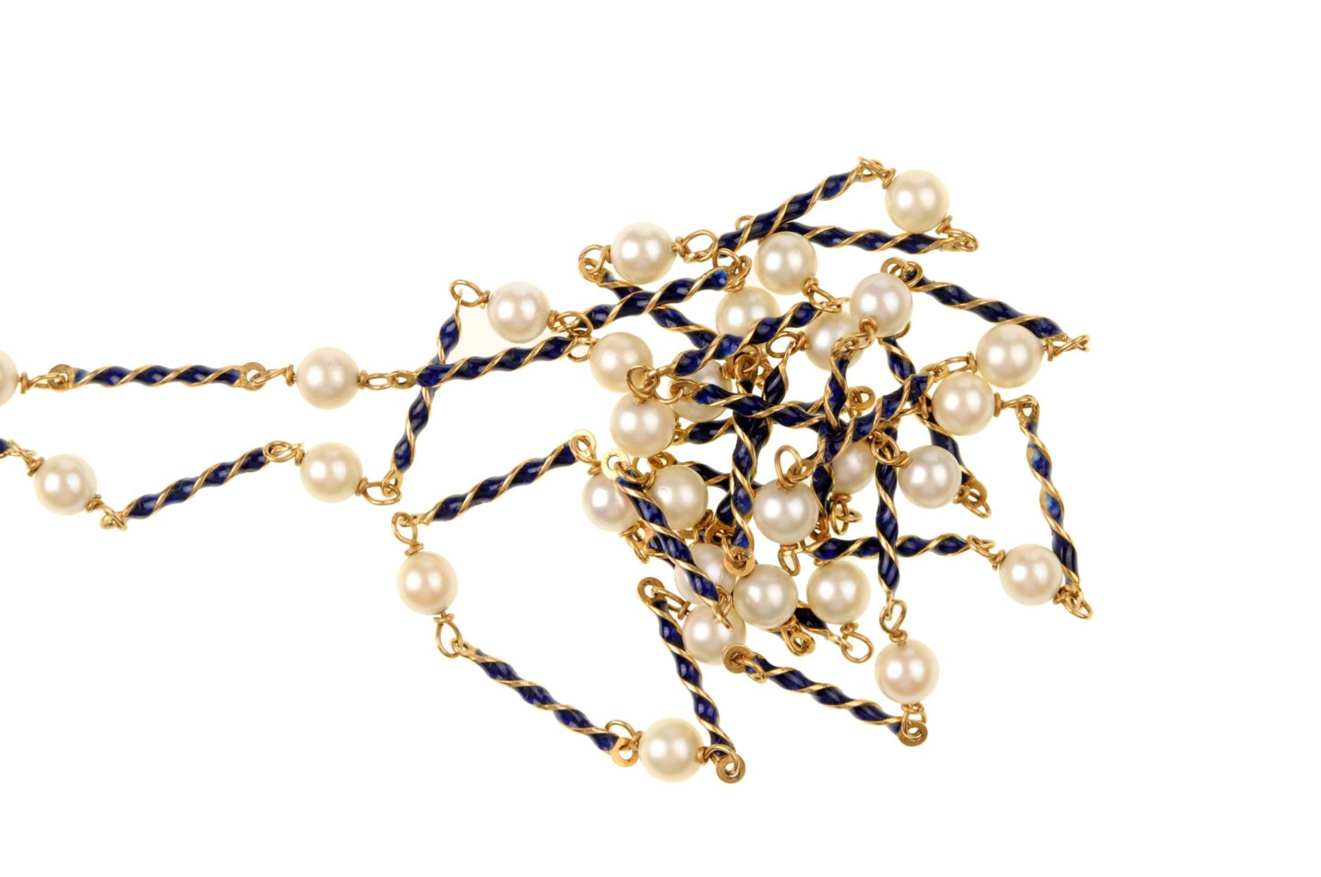 Lange Kette in der Art einer Chanel-Kette mit Perlen und dunkelblau emaillierten Zwischengliede... - Image 3 of 3