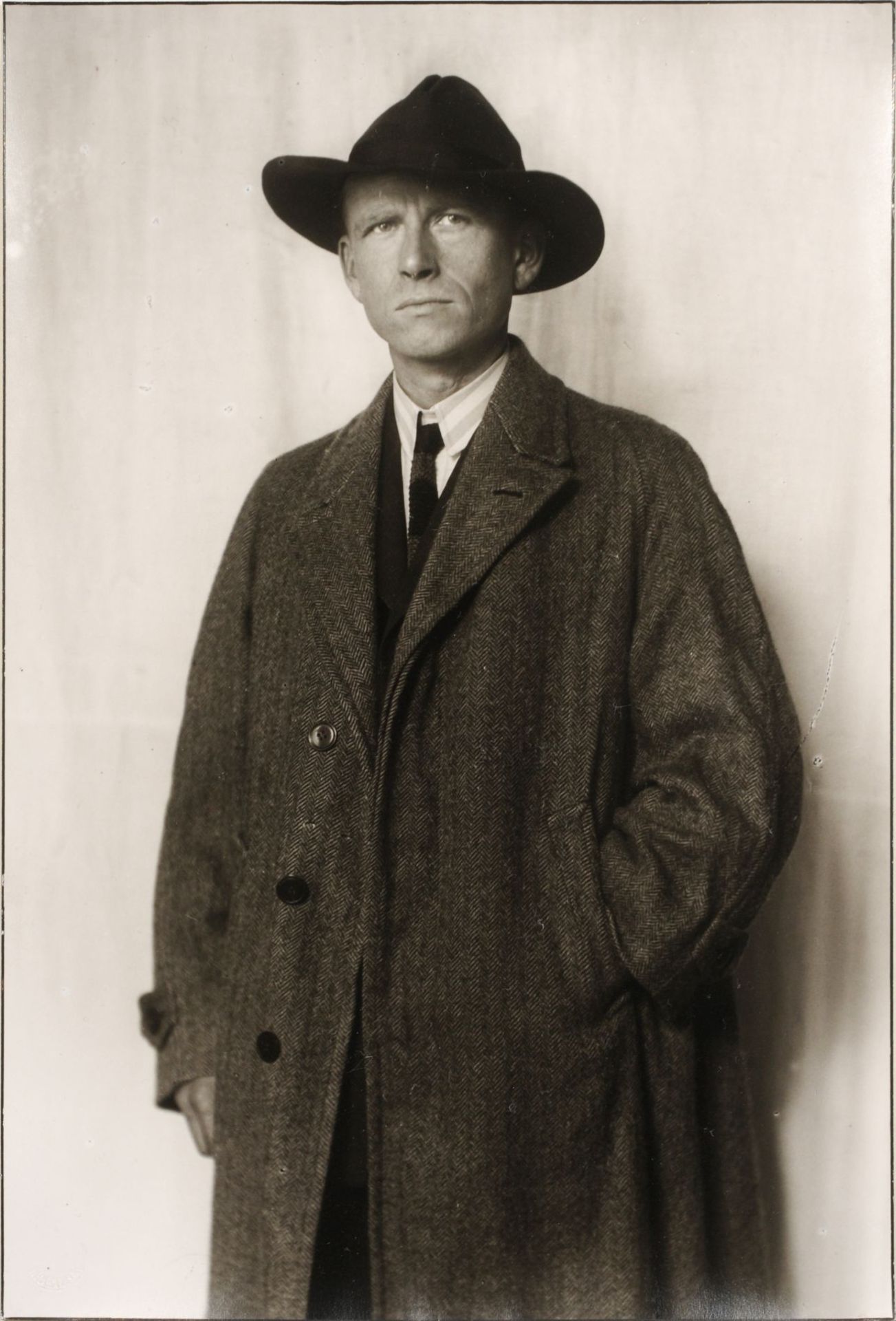August Sander "Der Maler Otto Dix". 1928.