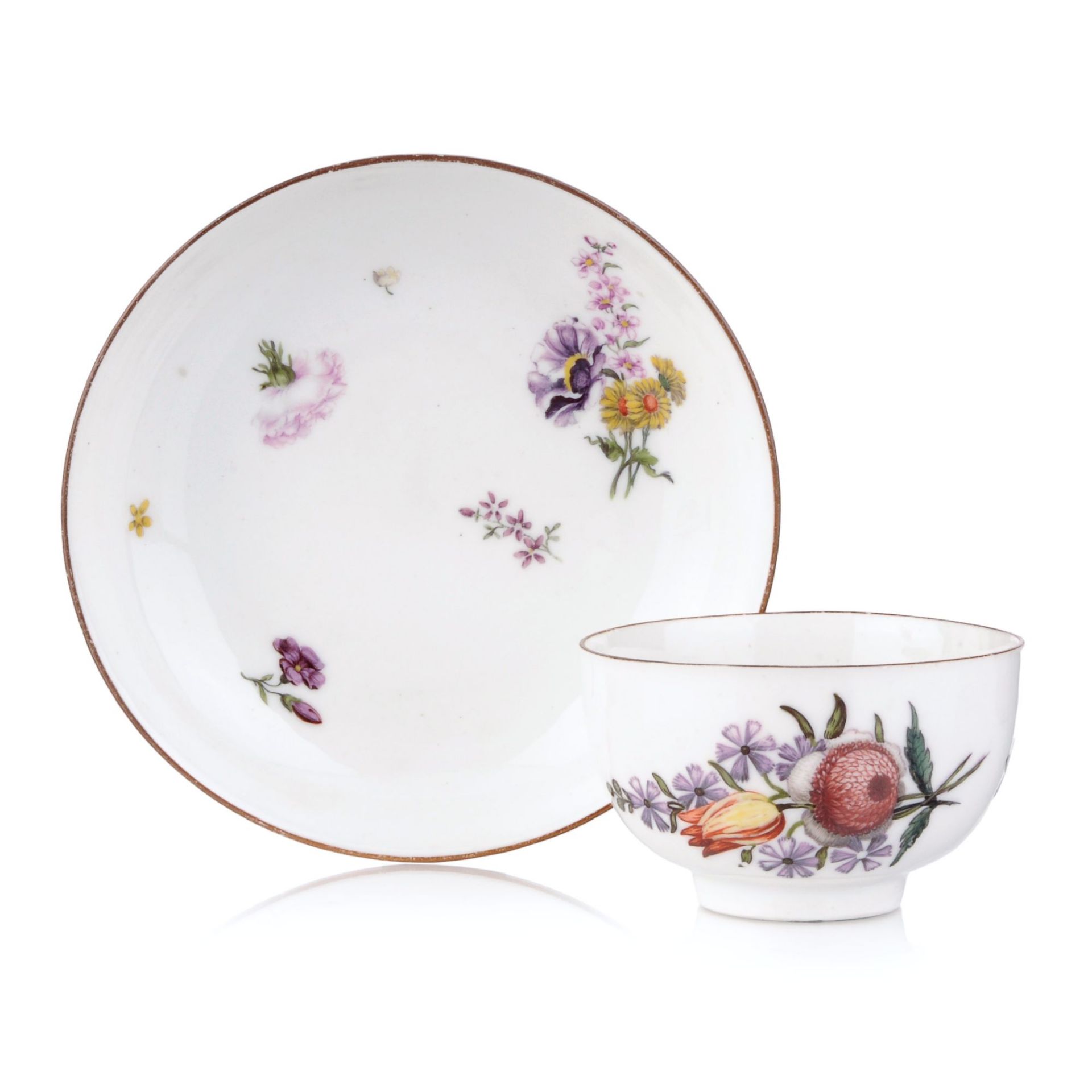 Koppchen und Unterschale mit Blumendekor. Meissen. Um 1750.