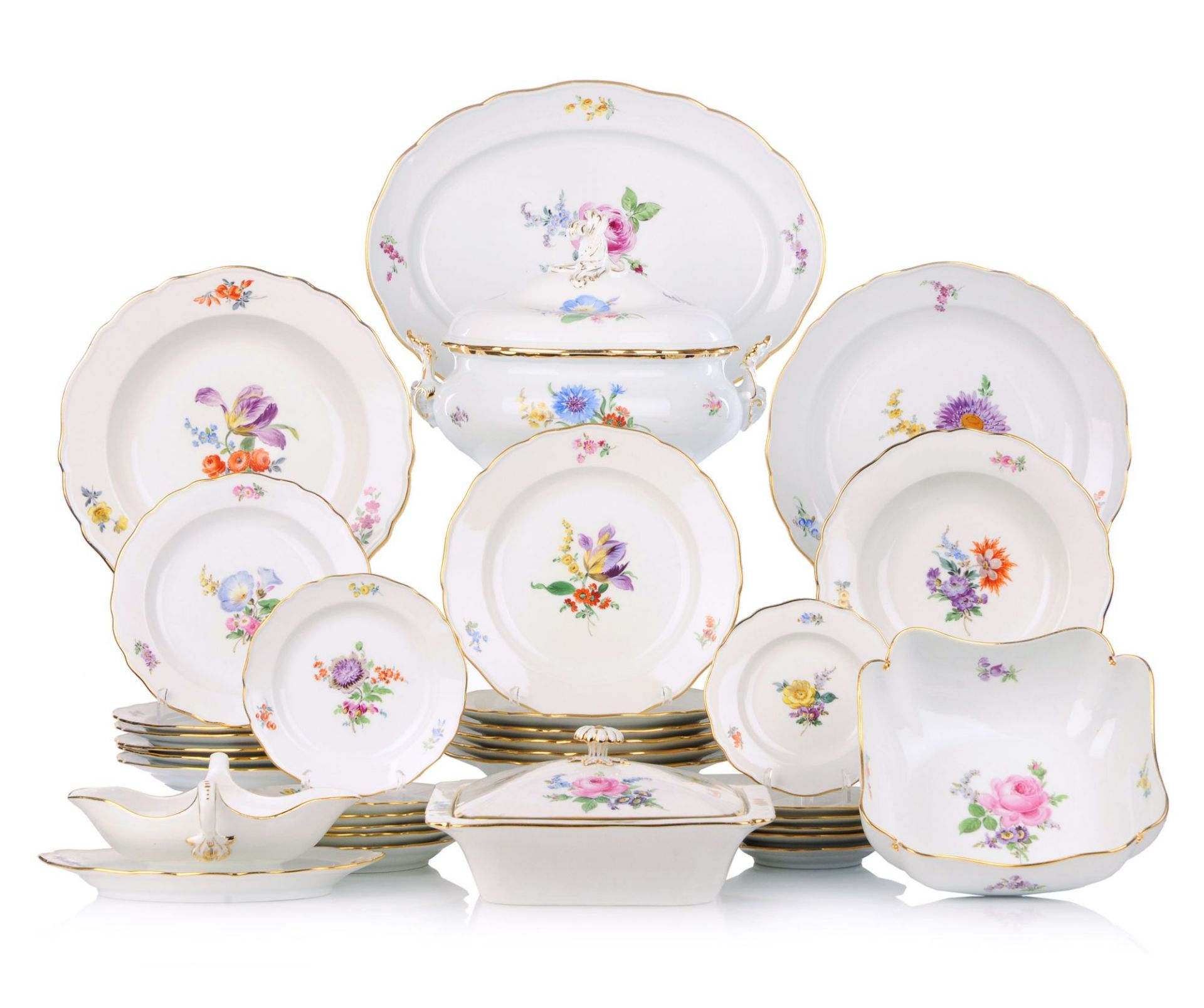 Speiseservice mit Blumendekor für sechs Personen. Meissen. Frühe 1920er Jahre.