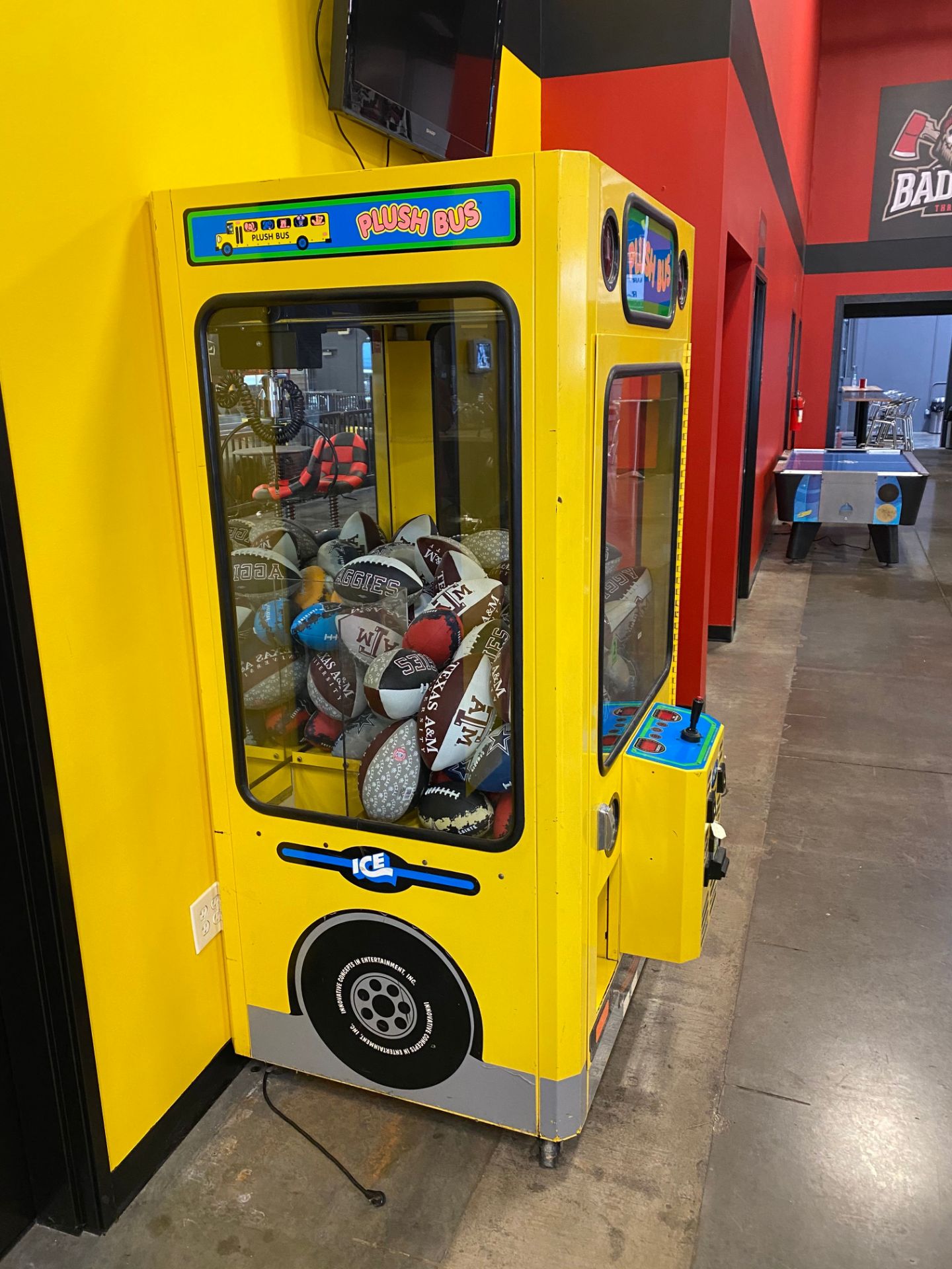 Plush Bus Claw Game, (toys inside are TX & Football Related), Takes Quarters - Image 2 of 4