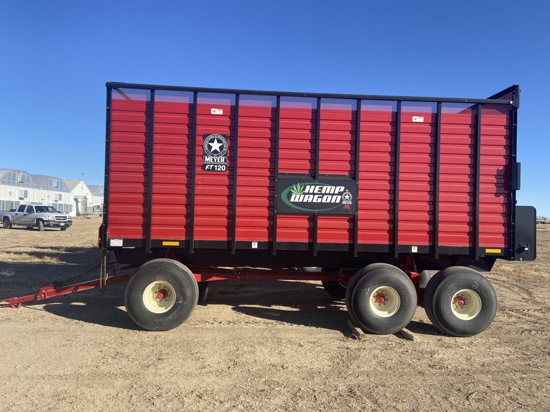 Meyer Manufacturing Live Floor Rear Unload Forage Box, Serial# 1919DRX217, Rigging/ Loading Fee: $ - Image 8 of 12