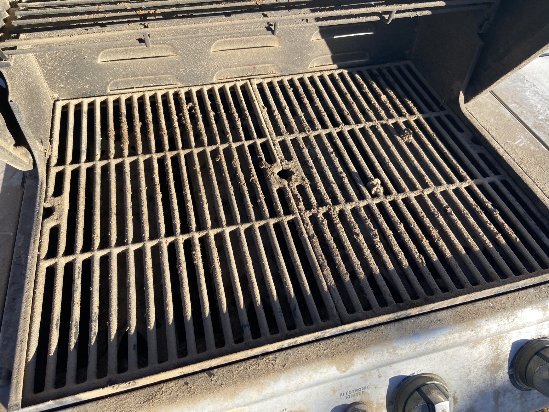 Gas BBQ Pit, Rigging/ Loading Fee: $10 - Image 2 of 3