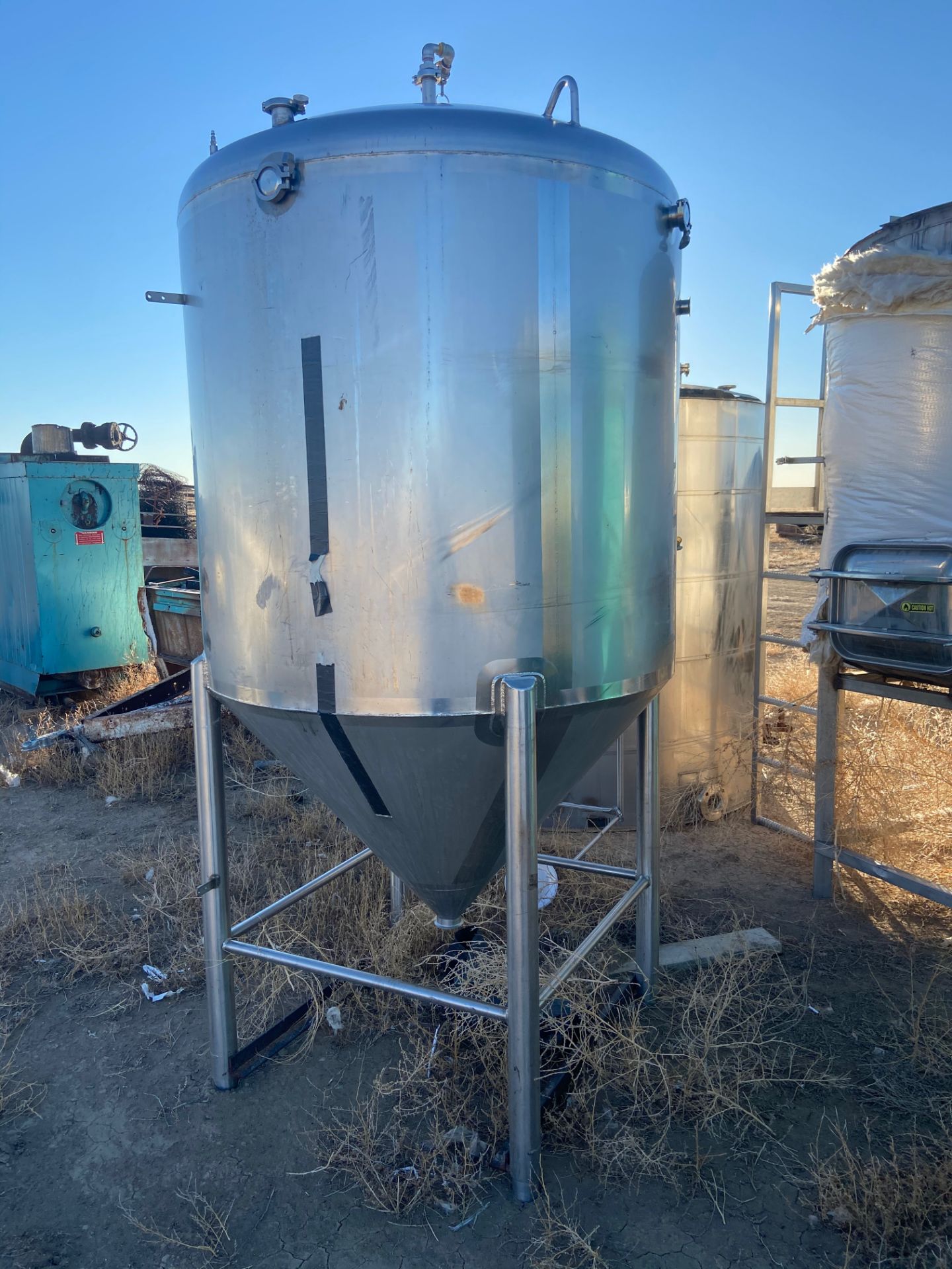 Walker Stainless Steel Conical Tank with ladder and manhole access, 500 Gal, Serial# 4410, Rigging/ - Image 2 of 5