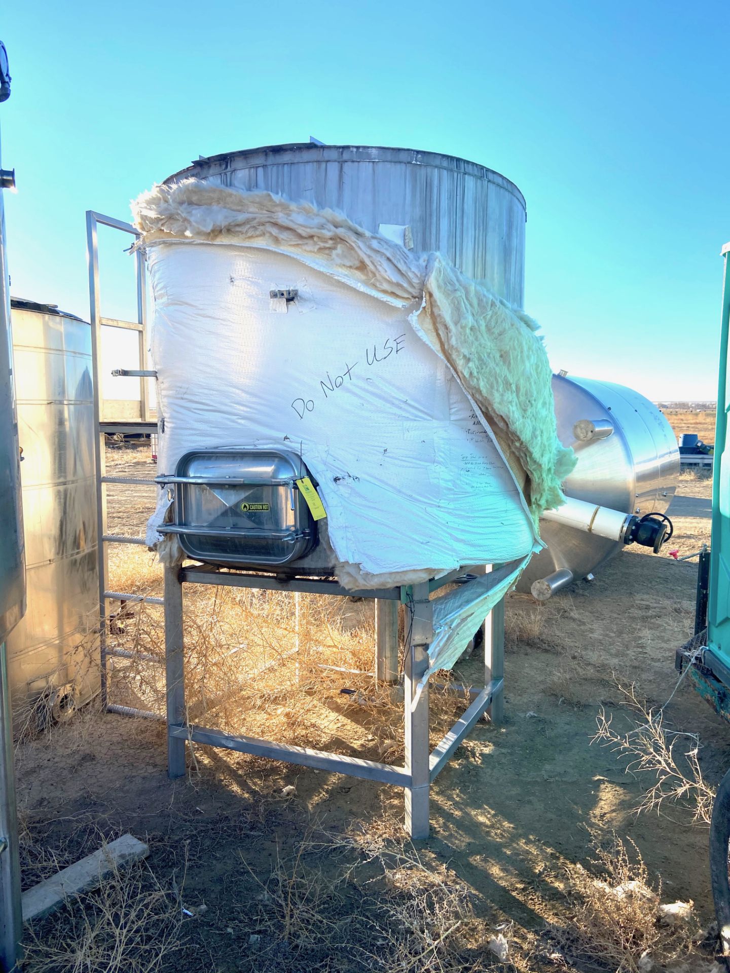 Stainless Steel Tank, Rigging/ Loading Fee: $50