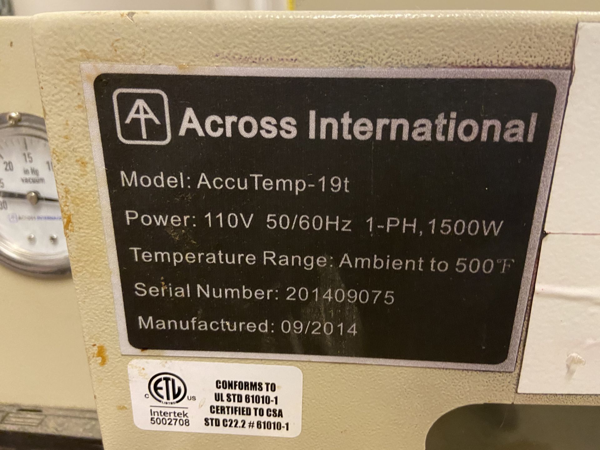Across International Vacuum Oven, Model# AccuTemp-19t, Serial# 201409075, 110V, 50/60Hz, Single - Image 2 of 5