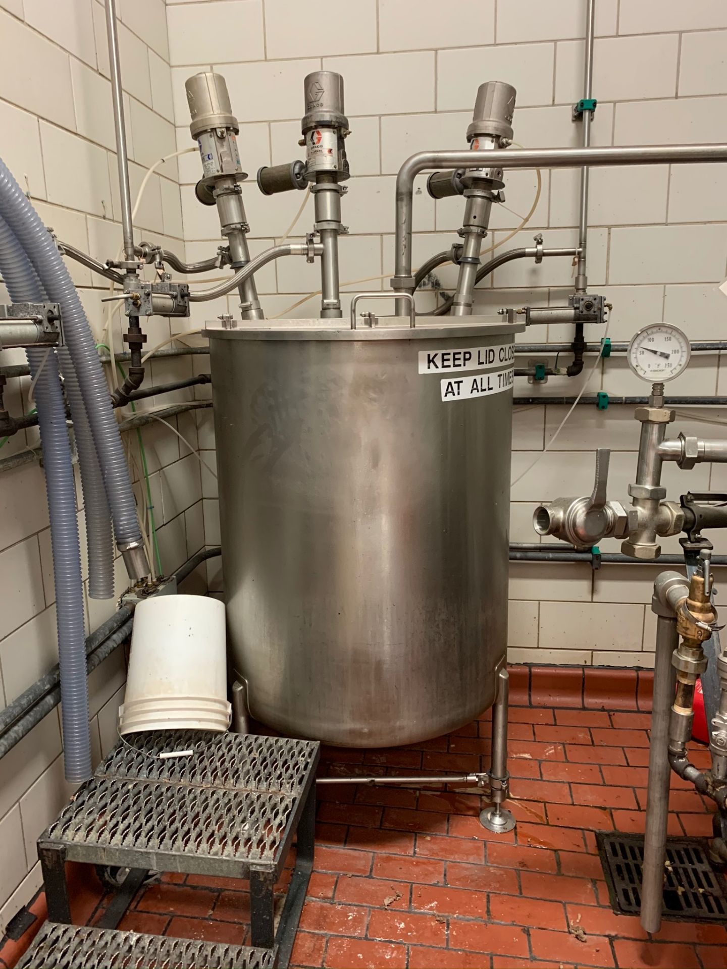 (Located in Burlington WI) Stainless Tank with Graco Pumps