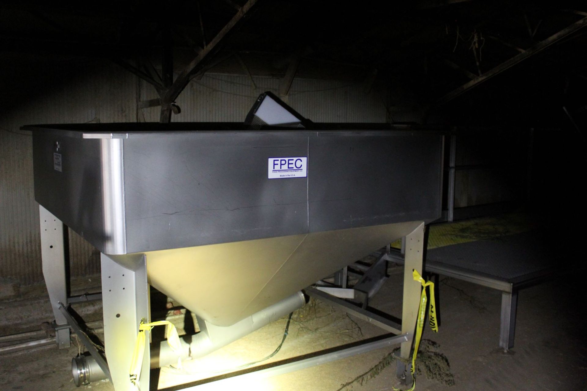 FPEC Hopper 3, Model# VFH 86, Serial# 9152, Located in: Springdale, AR