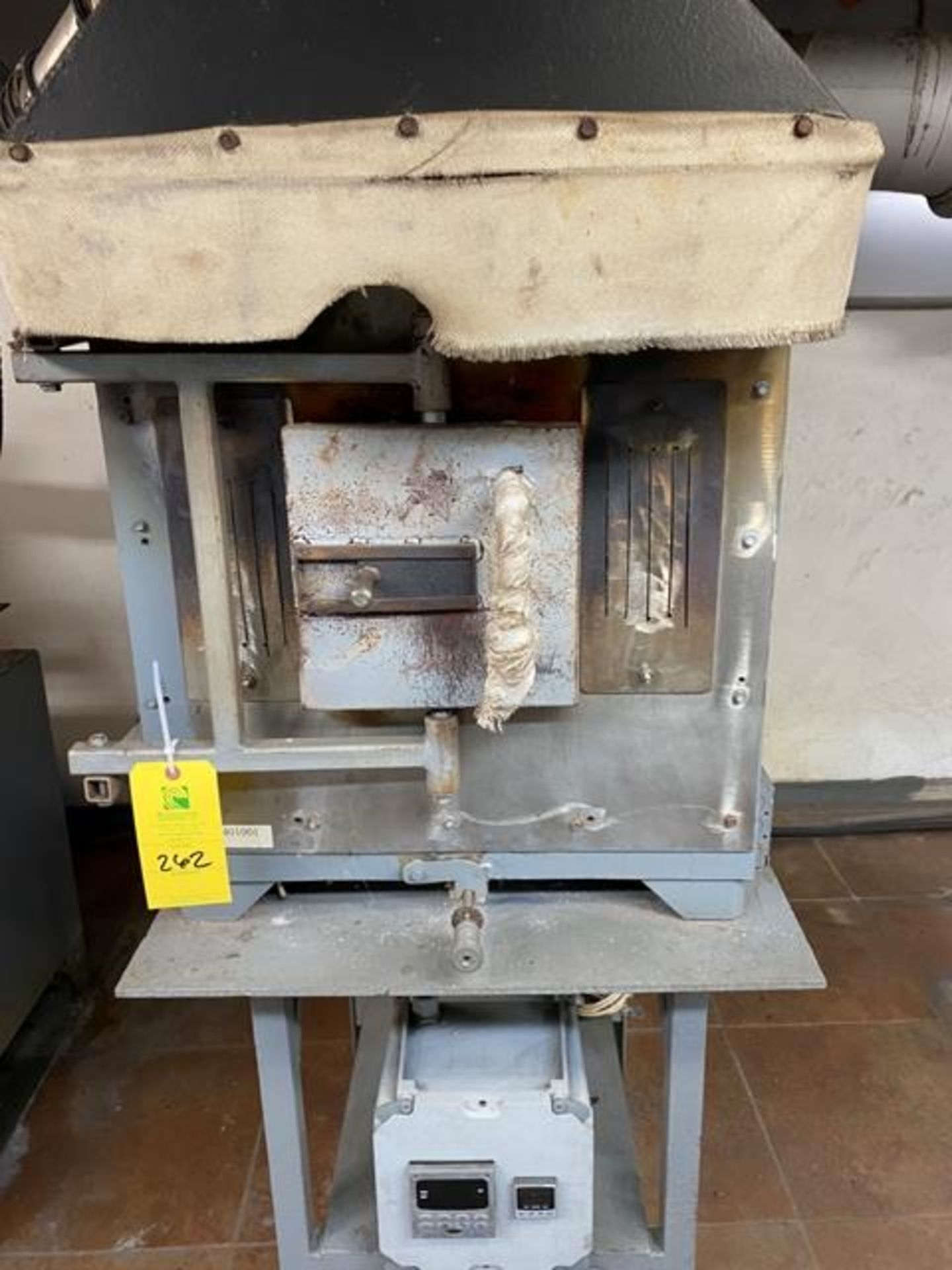 Smaller Testing Furnace Rigging Price $90 - Image 3 of 3