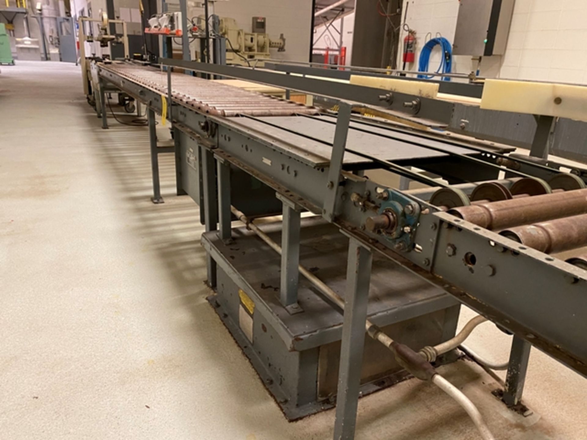 Ermanco Rolling Conveyor