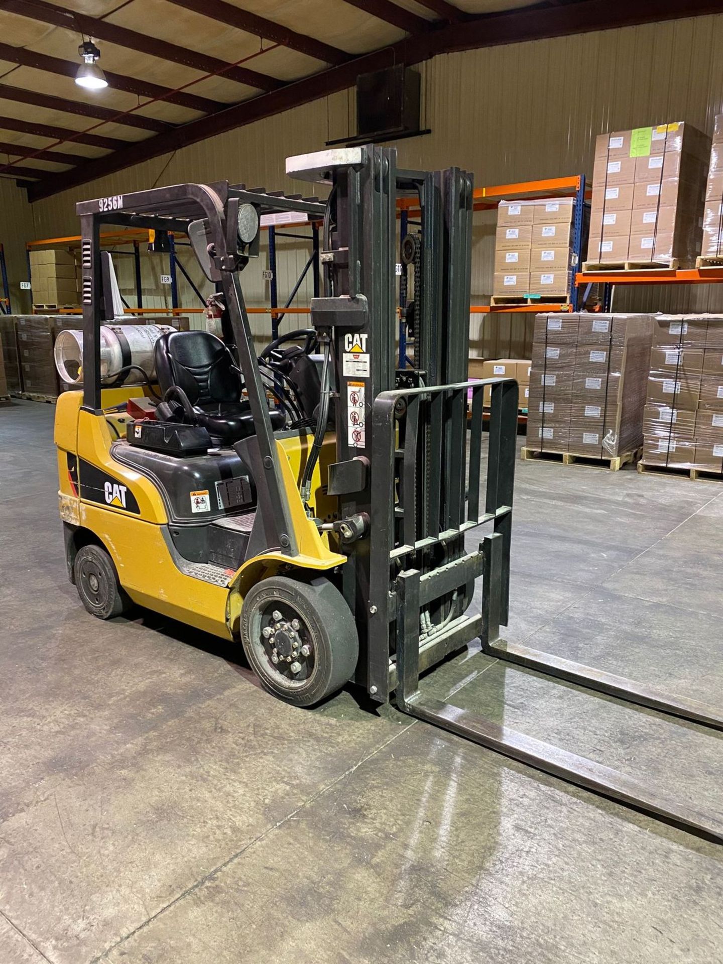 Cat Fork Lift, Model # 2C5000, S/N #AT9033292, Truck Weight = 8860 lbs