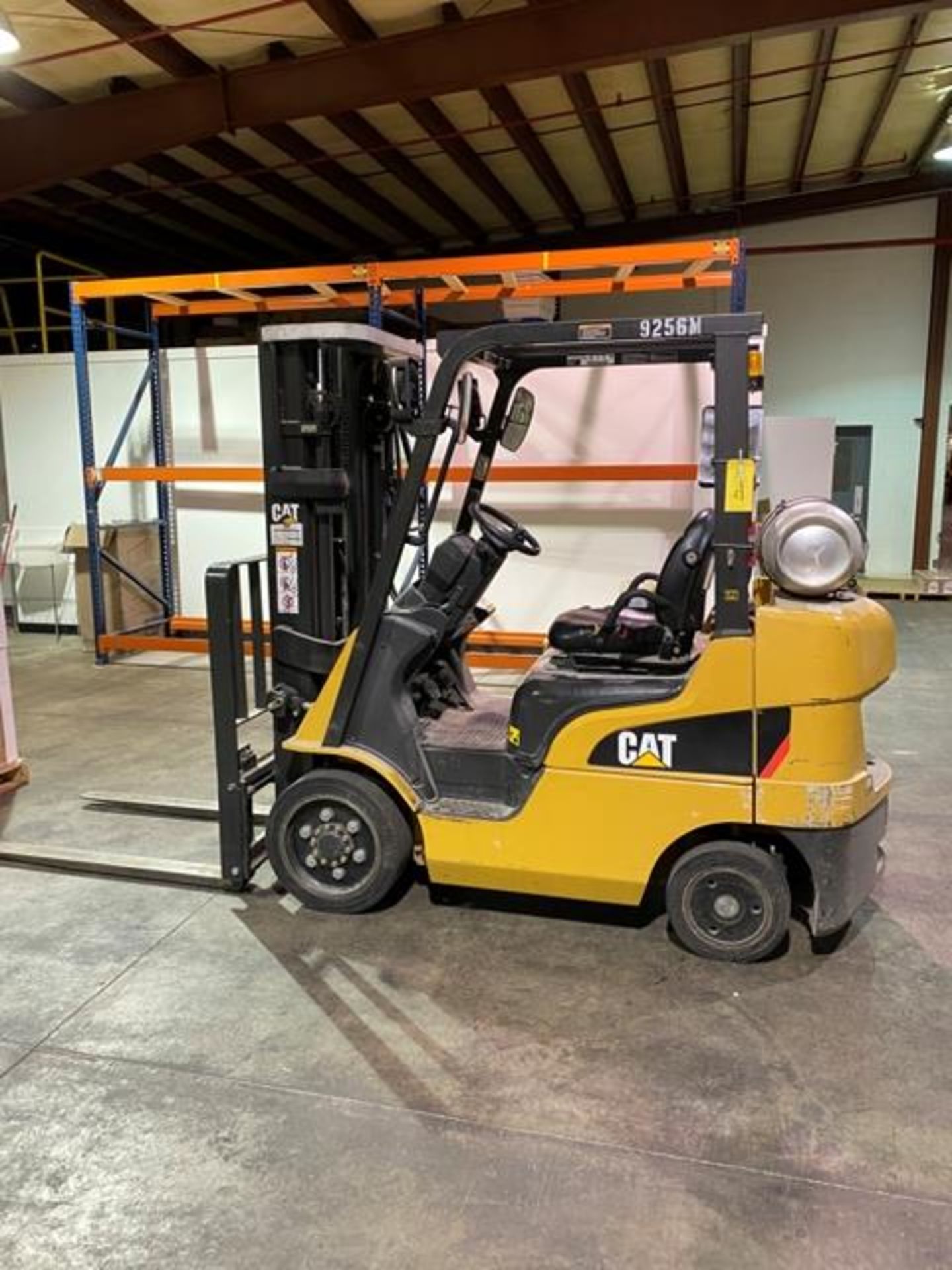 Cat Fork Lift, Model # 2C5000, S/N #AT9033292, Truck Weight = 8860 lbs - Image 2 of 8