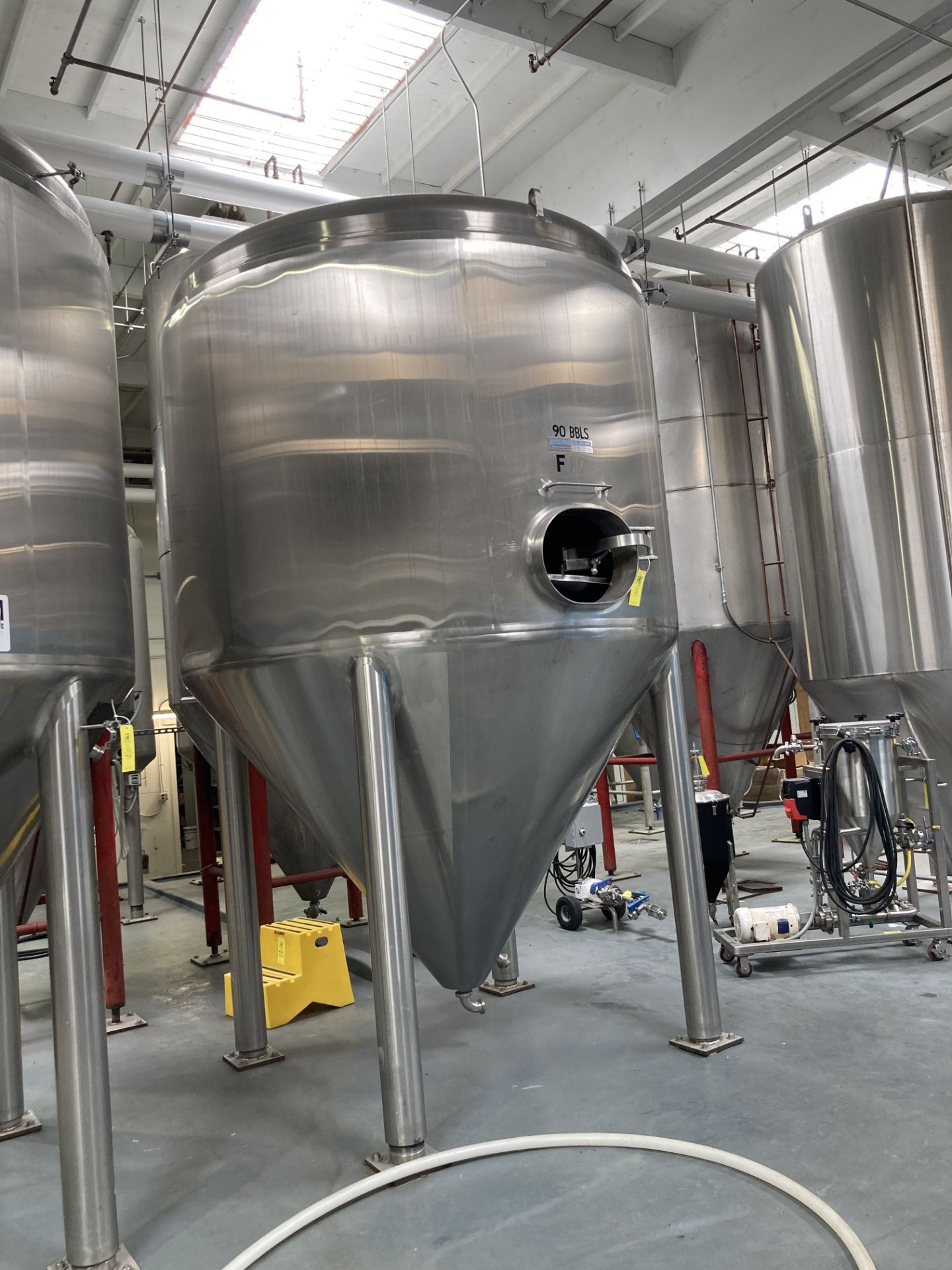 |Mueller stainless steel 90 bbl. glycol jacketed insulated cone bottom fermentation tank, serial - Image 2 of 2