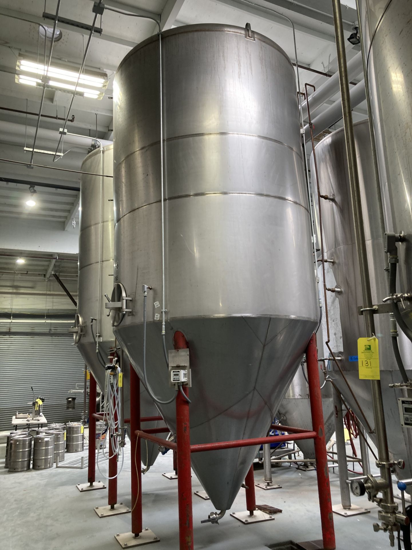 Mueller stainless steel 90 bbl glycol jacketed insulated fermentation tank, 8 ft dia x 17 ft hgt - Image 2 of 2