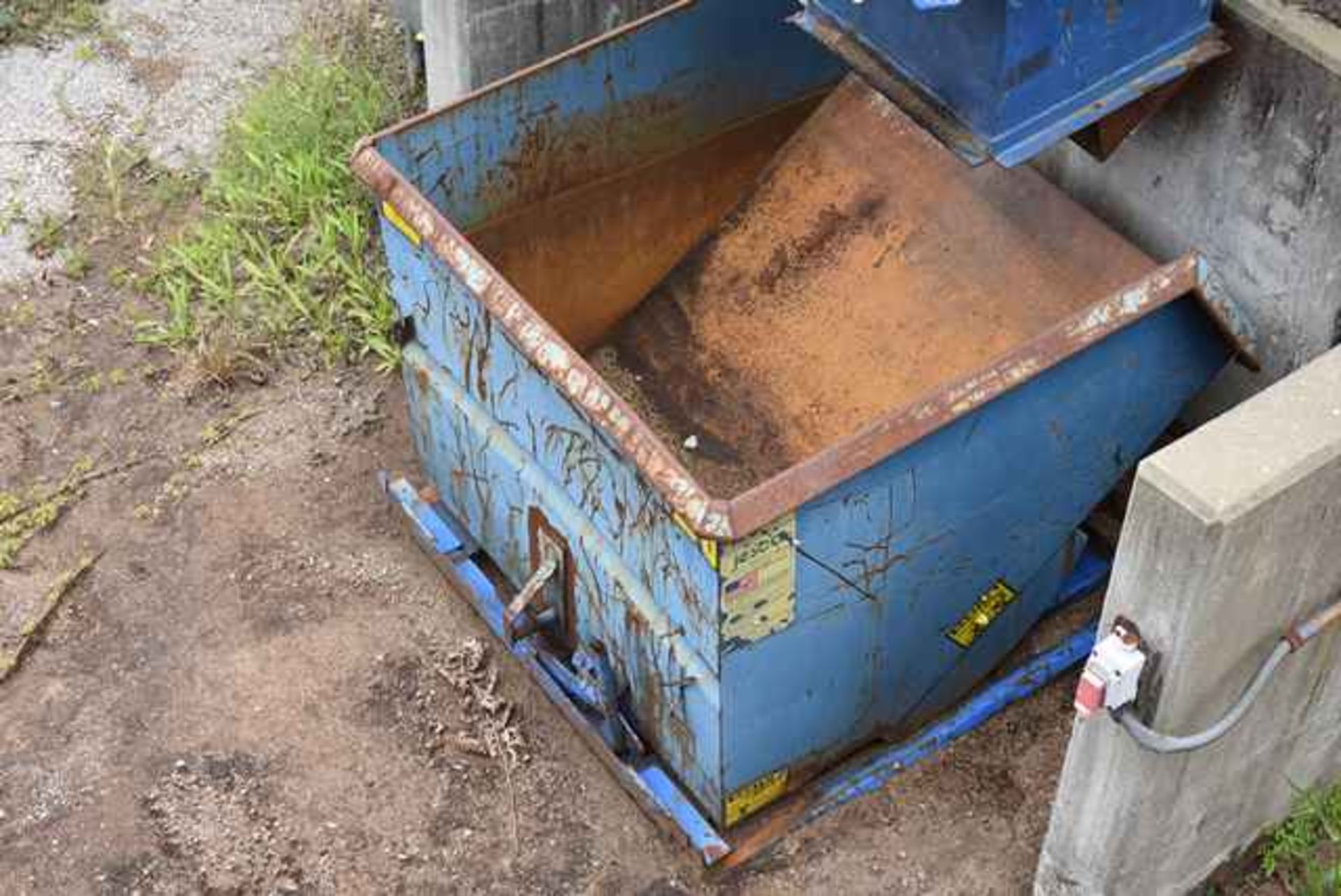 Jesco Model #211761 Self Dumping Hopper, 2 1/2 Yard Capacity - Image 2 of 2