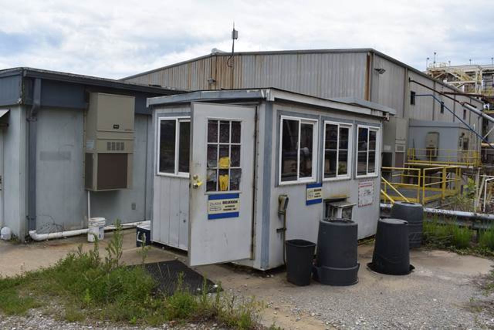 Portable Building/Office, 8' x 12', Single Door w/Windows, Includes Frigidaire Refrigerator