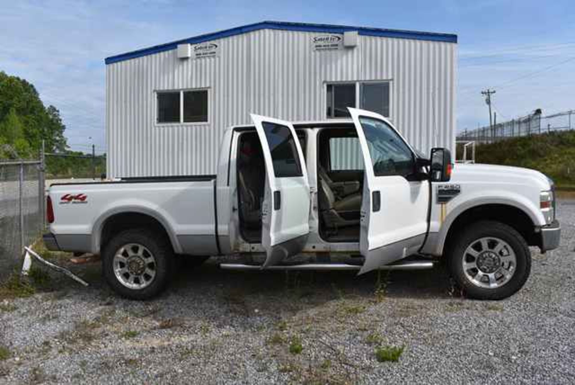 2008 Ford F-250 Lariat Super Duty Pickup Truck - White, 4 X 4, Off Duty Pickup Truck, VIN # - Image 3 of 4