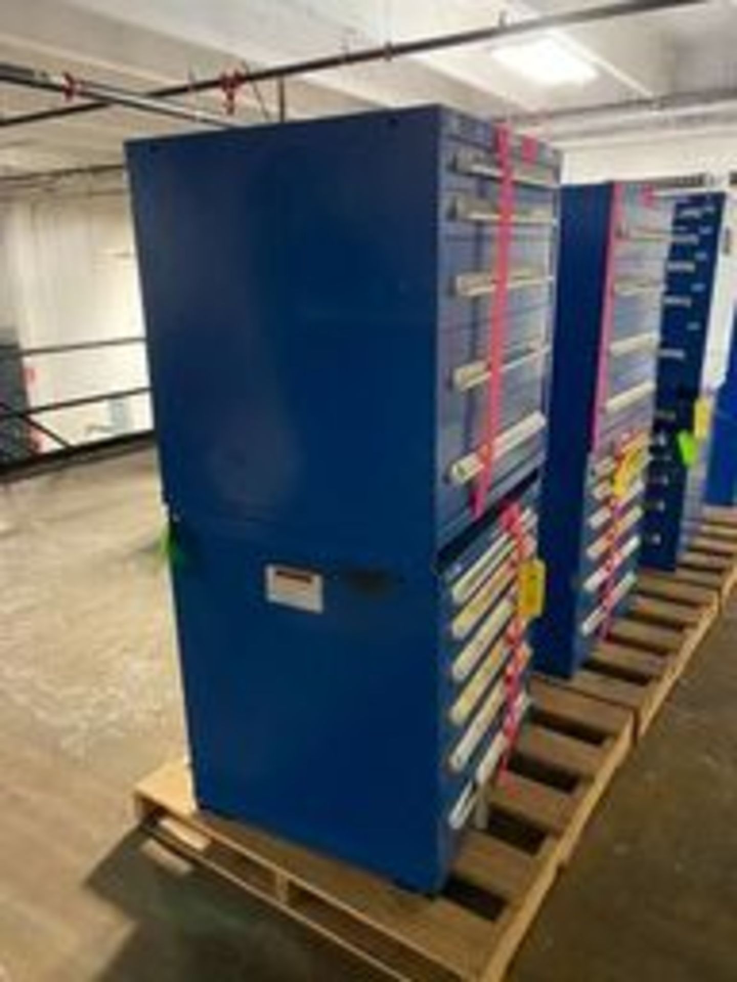 (2) Blue (vidmar like) Tool Boxes Rigging Price: $100 - Image 2 of 2