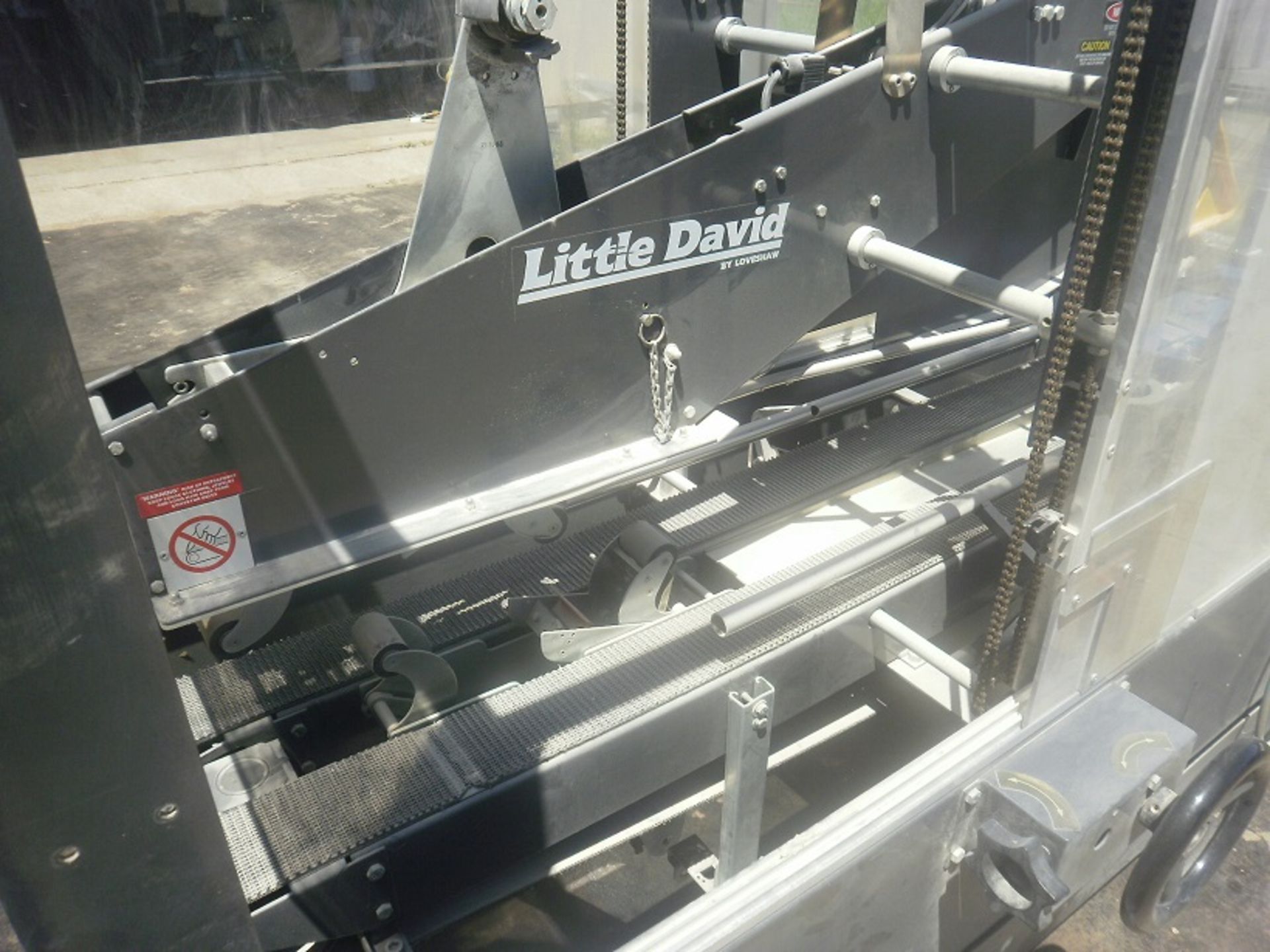 Little David LD16A, automatic top & bottom case sealer, Serial # 440212616A, Side Belts, c/w 2" tape - Image 3 of 4