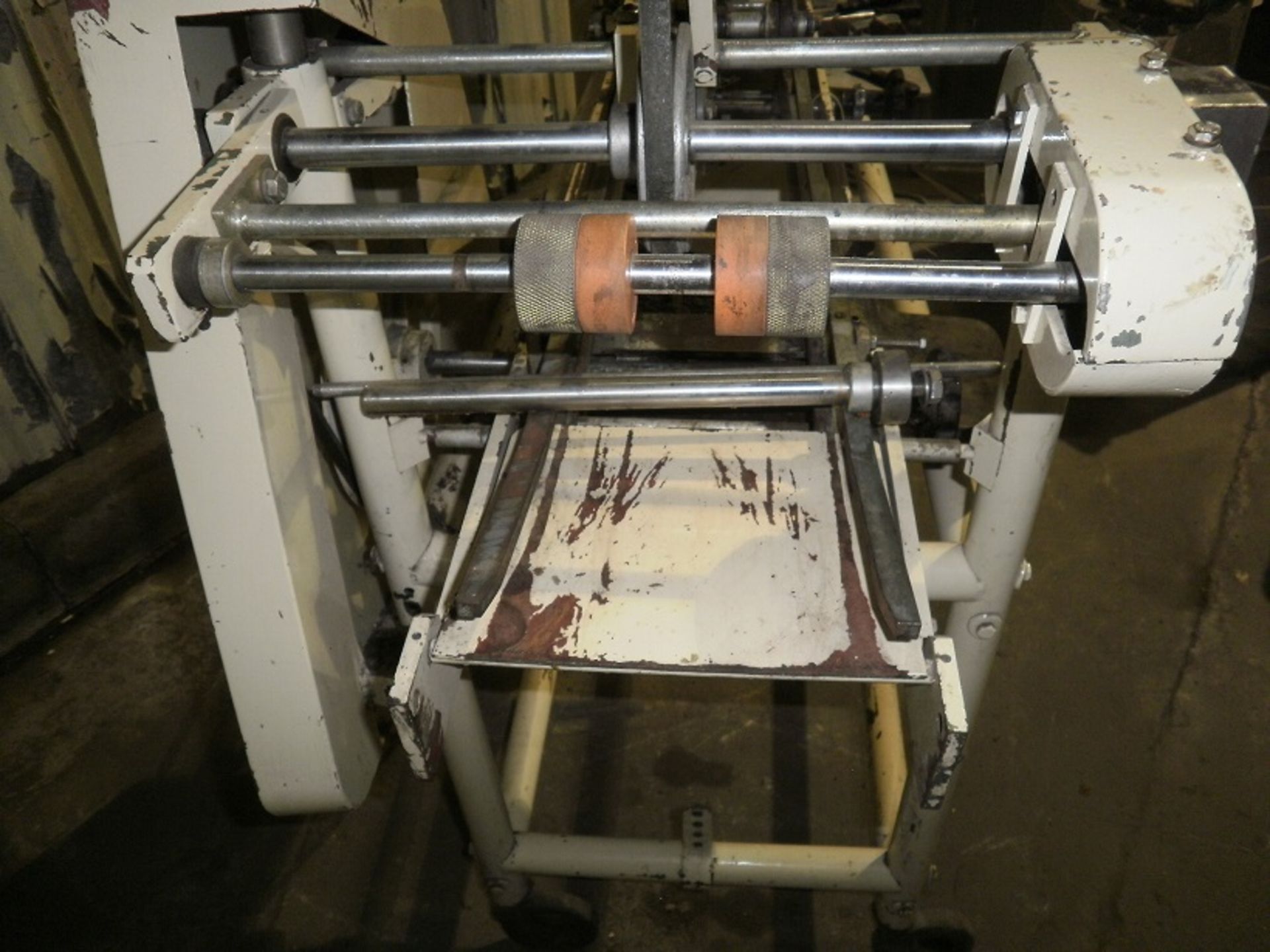 401/502 Roll through labeler, cold glue, handles 401 & 502 cans, in good working condition, MFG: i - Image 2 of 4