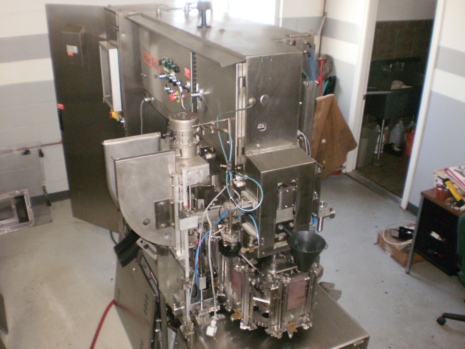 Thimonnier D6.1P Filler & Sealer for Doypack Stand-Up Pouches, Serial # 290-A-82643, MFG.2001, SS - Image 6 of 7