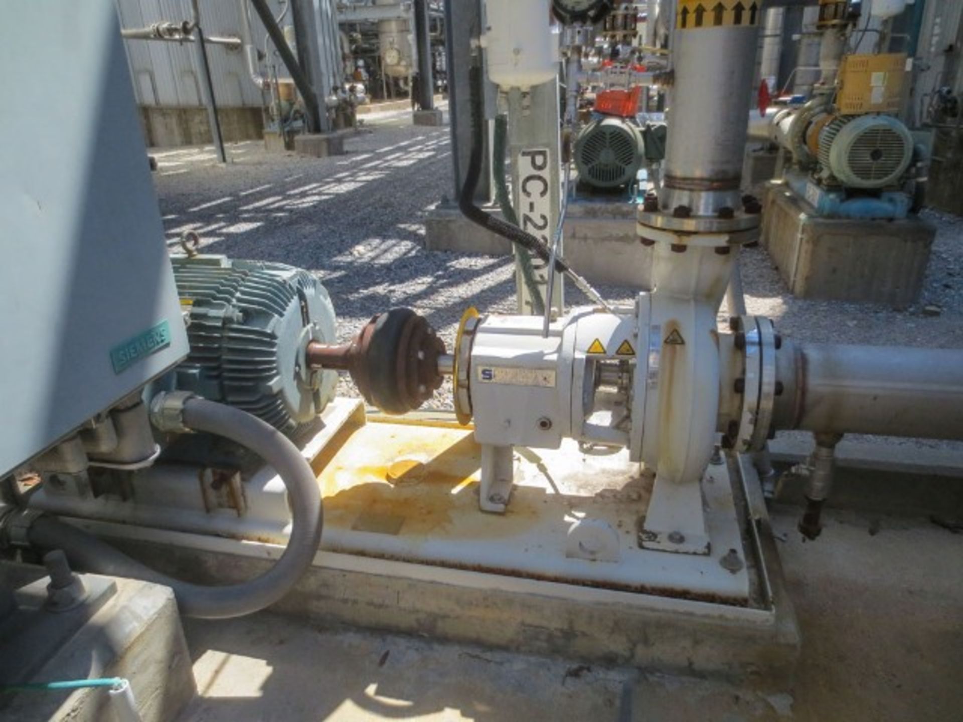 Sulzer centrifugal pump, model CPT 31-6. Designed for 1400 gpm at 160 ft Rigging/Loading Fee: $850 - Image 3 of 7