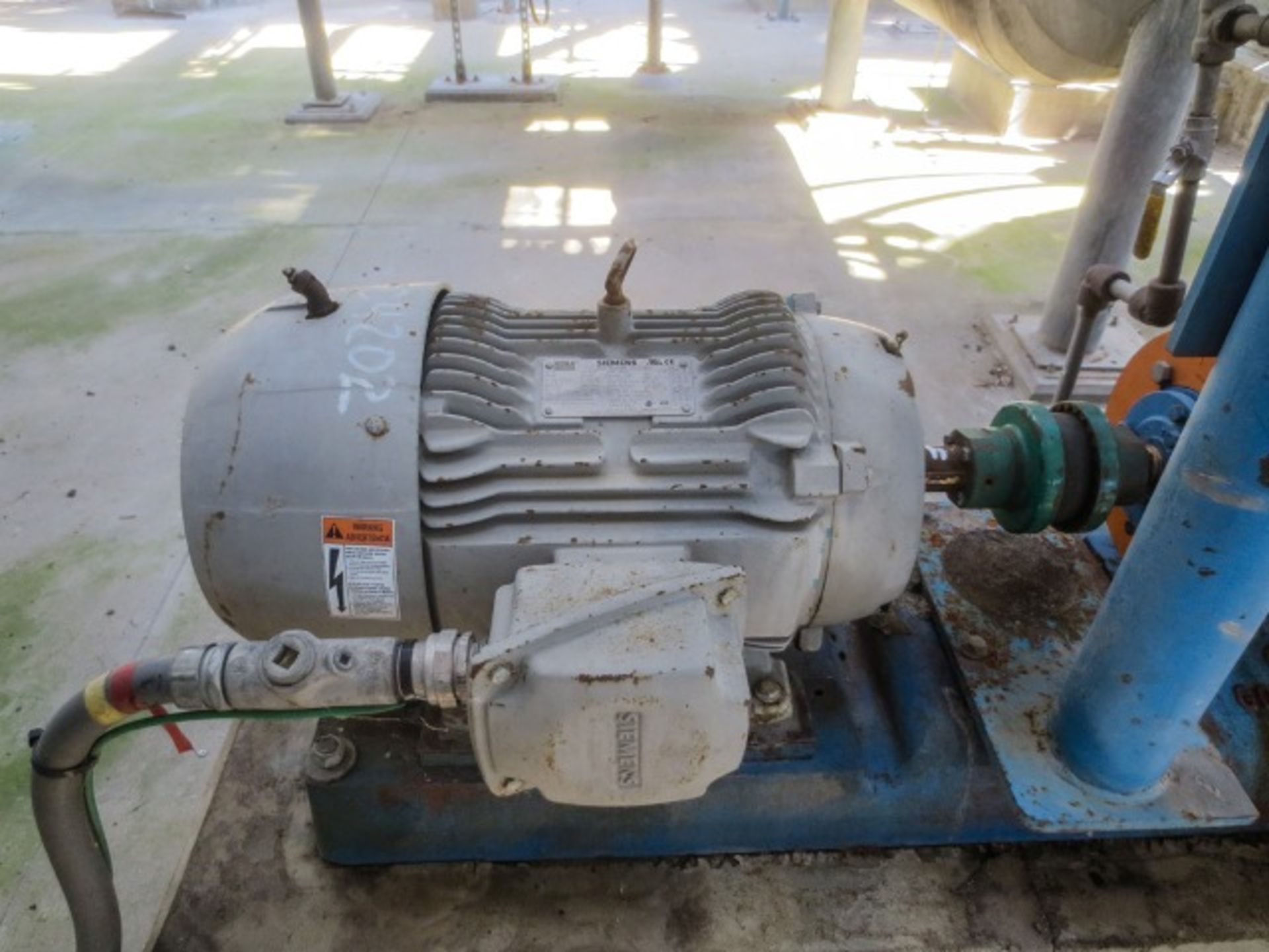 Goulds centrifugal pump, model 3196 STX. Stainless steel 316, size Rigging/Loading Fee: $650 - Image 5 of 8