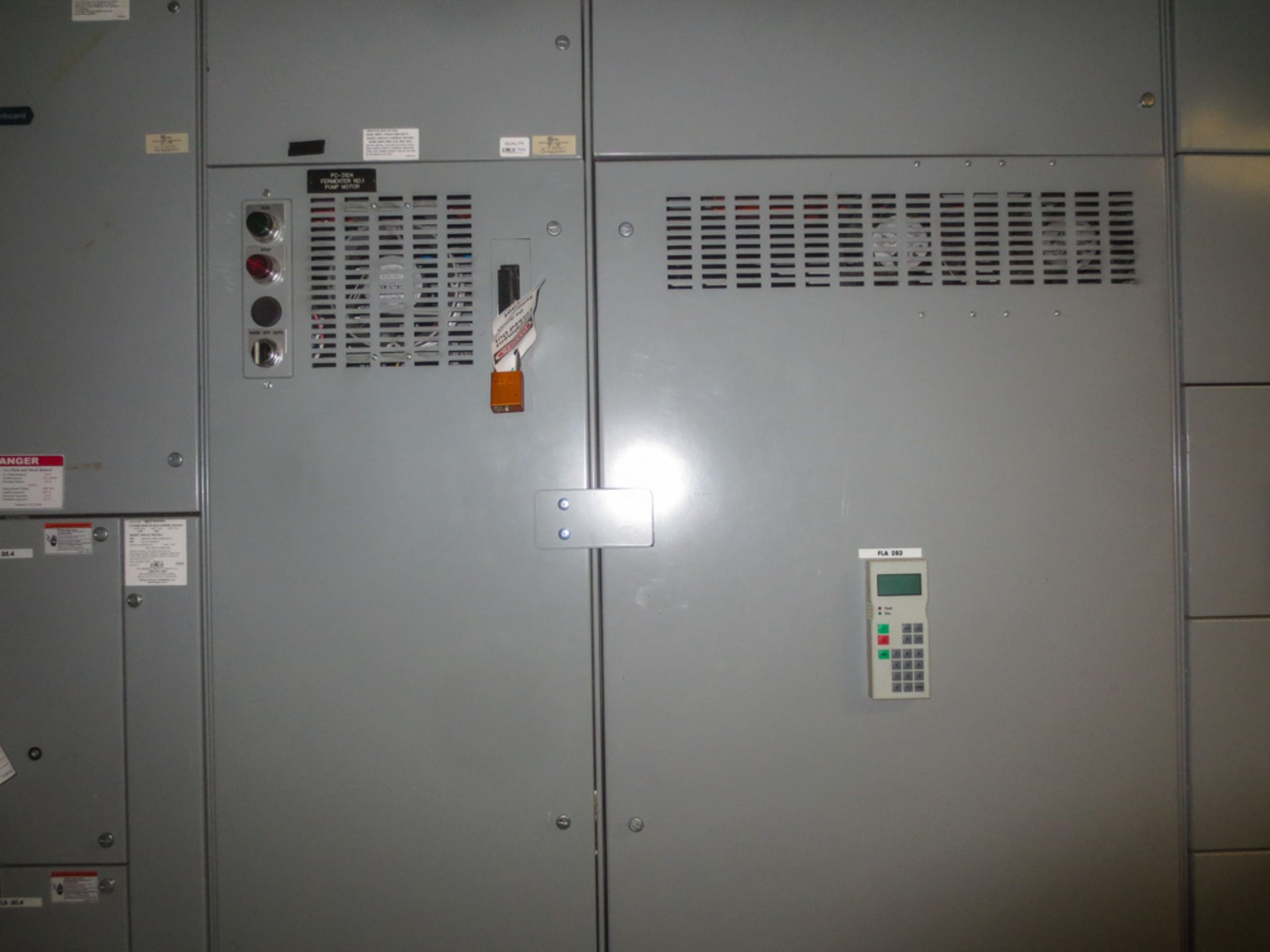 MCC 480v 1200A. Siemens 1200A horizontal, 600A vertical bus. Has 7 sections containing (3) size 3 st - Image 5 of 7